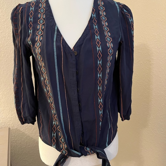 Button down blouse - Picture 2 of 8